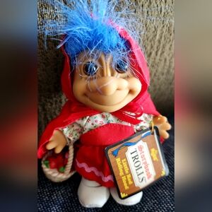 RUSS BERRIE LITTLE RED RIDING HOOD TROLL VINTAGE 5 INCHES BLUE HAIR